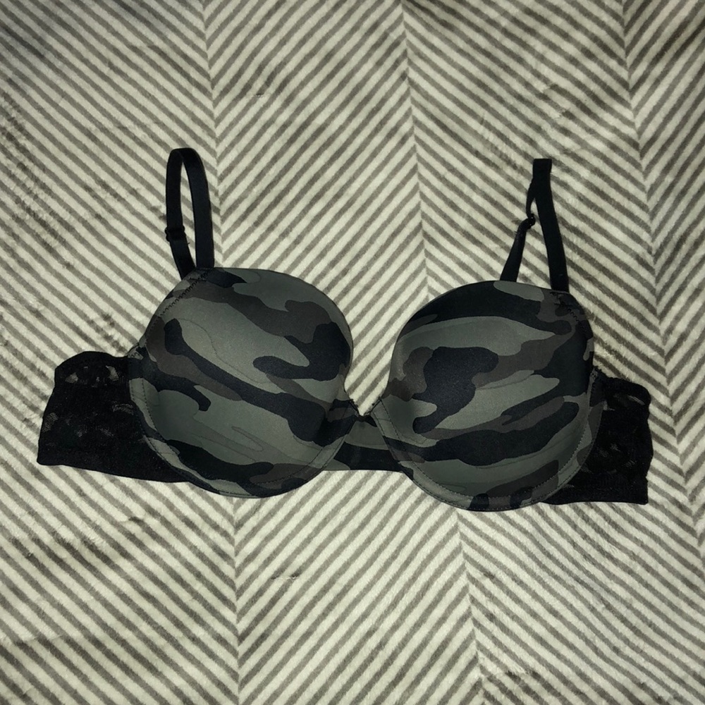 LA SENZA Lightly Lined Remix Bra